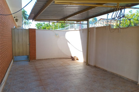Casa à venda com 3 quartos, sendo 1 suíte, em Vila José Bonifácio, Araraquara, SP