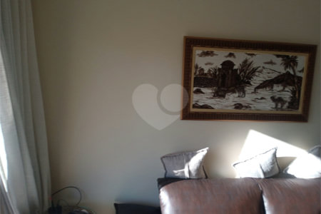 Apartamento à venda com 3 quartos, sendo 1 suíte,  em Saúde, São Paulo, SP