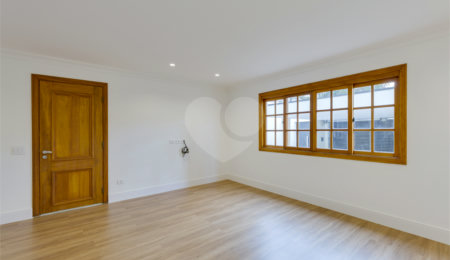 Casa de Vila à venda com 3 quartos, sendo 2 suítes,  em Santo Amaro, São Paulo, SP