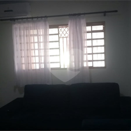 Casa térrea para venda ou locação no Santa Felícia.