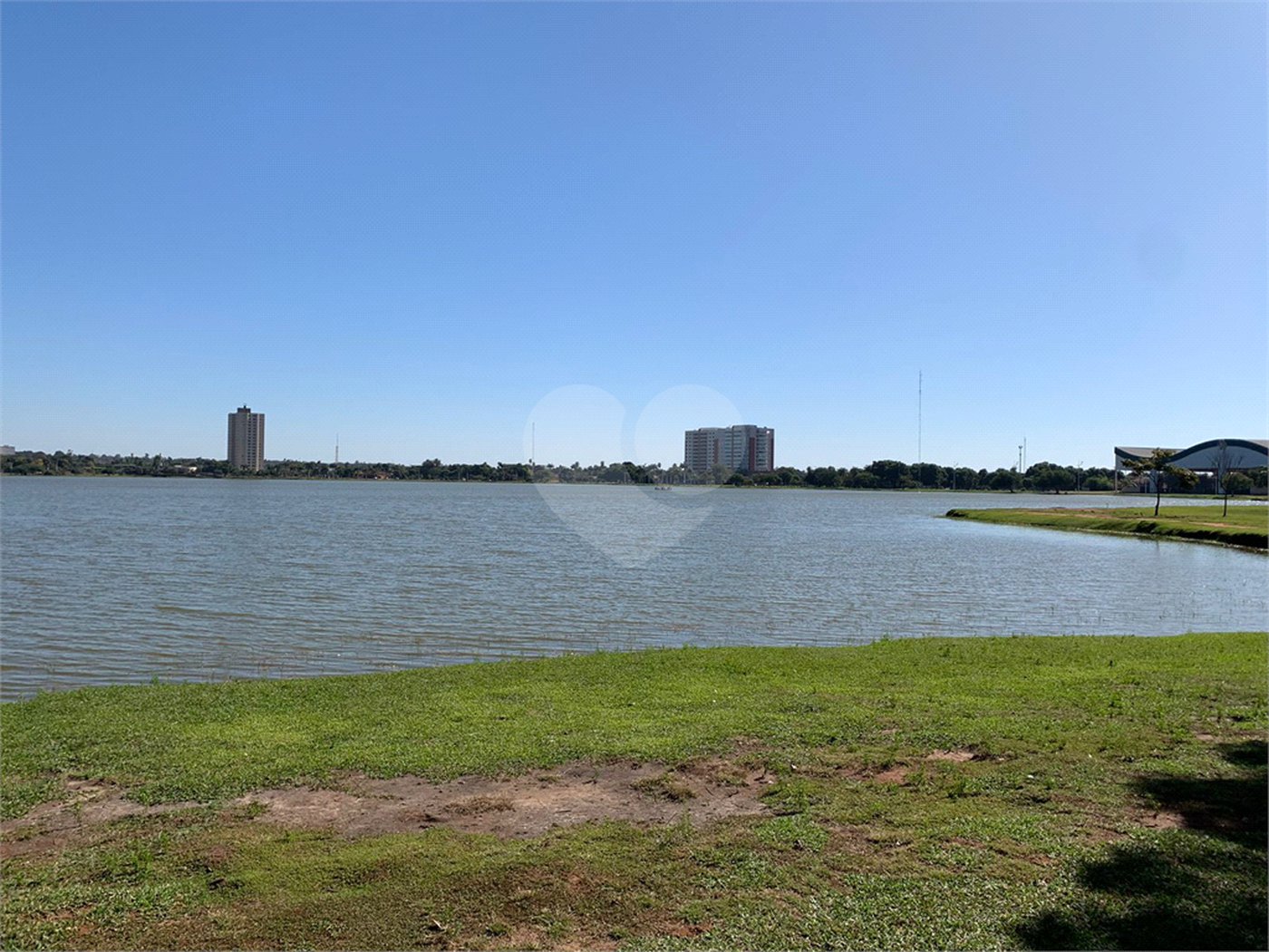 Casa à venda com 4 quartos em Jardim Roriz, Três Lagoas, MS