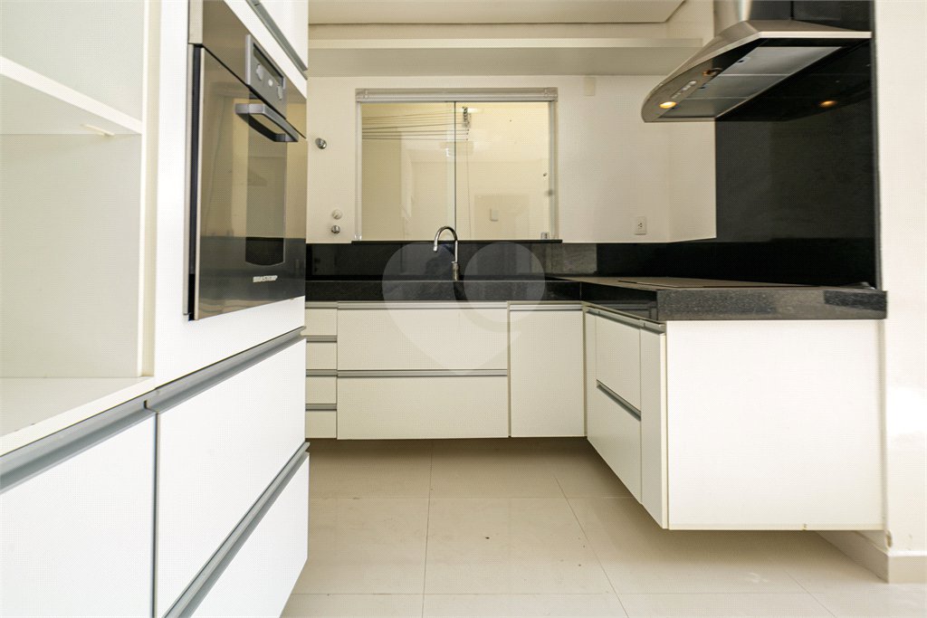 Casa à venda com 3 suítes no condomínio Villaggio Belvedere, São Paulo - SP