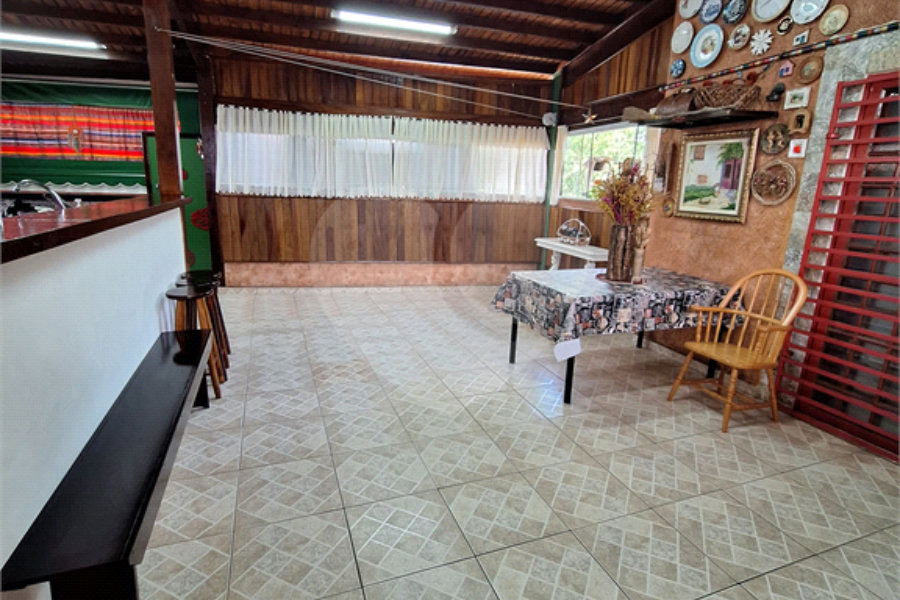 Sobrado à venda com 3 quartos em Tremembé, São Paulo, SP