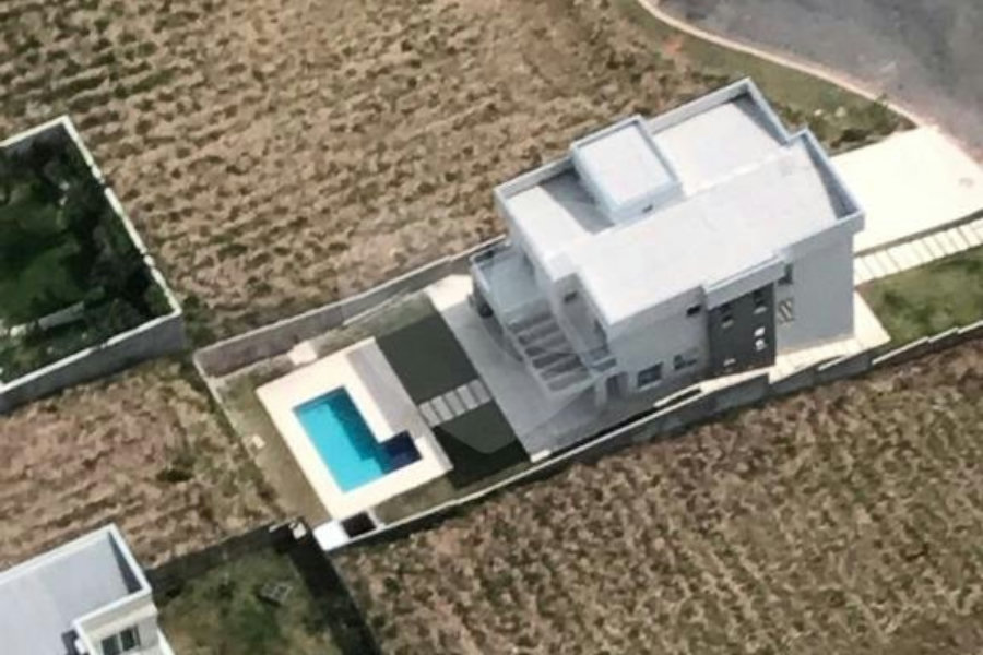 Casa à venda com 4 suítes no condomínio Santa Maria, Cotia - SP