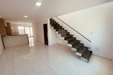 Casa à venda com 3 quartos, sendo 2 suítes, no condomínio Grand Park, Rio de Janeiro - RJ