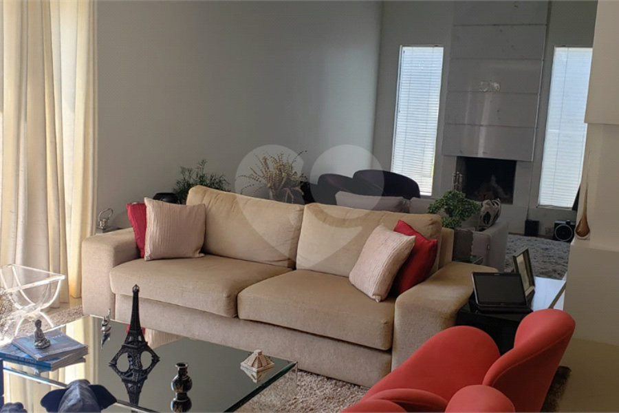 Casa à venda com 4 suítes em Pirucaia, Mairiporã, SP