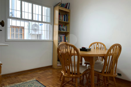 Casa à venda com 3 quartos, sendo 1 suíte, em Campo Belo, São Paulo, SP
