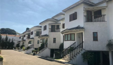 Casa à venda com 4 suítes no condomínio Vila das Emboabas, São Paulo - SP