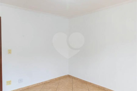 Casa à venda com 4 quartos, sendo 2 suítes, em Vila Buenos Aires, São Paulo, SP
