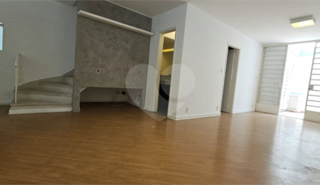 Casa de Vila à venda com 3 quartos, sendo 1 suíte,  em Itaim Bibi, São Paulo, SP