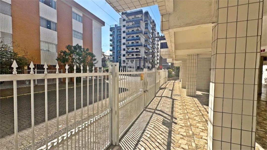 Apartamento Residencial à venda, Vila Guilhermina, Praia Grande - AP0381.