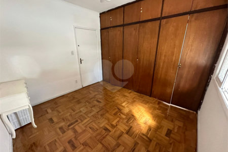 Casa à venda com 4 quartos, sendo 3 suítes, em Jardim Prudência, São Paulo, SP