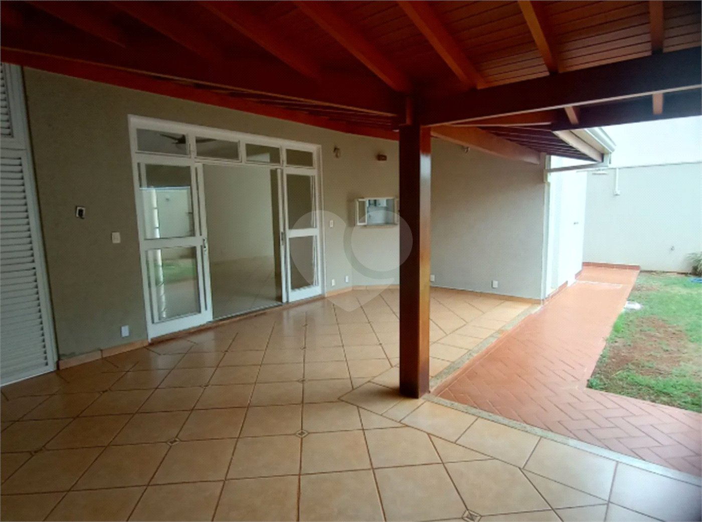 Casa à venda com 4 quartos, sendo 1 suíte, no condomínio Villa Real Ribeirao Preto, Ribeirão Preto - SP