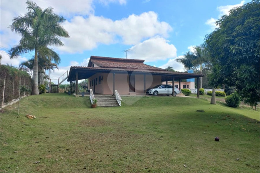 Chácara à venda com 3 quartos, sendo 1 suíte,  no Centro, Guararema, SP