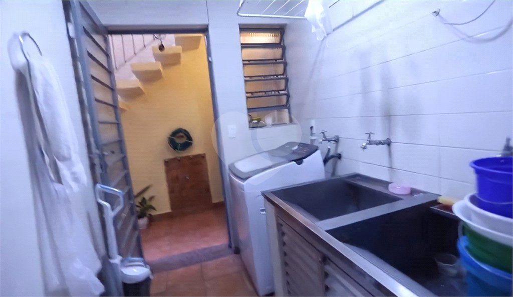 Sobrado à venda com 3 quartos, sendo 1 suíte, em Chora Menino, São Paulo, SP