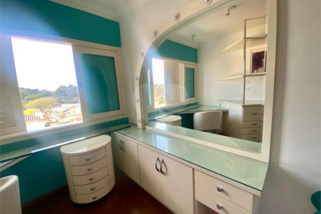 Casa à venda com 4 quartos, sendo 3 suítes, em Jardim Maia, Guarulhos, SP