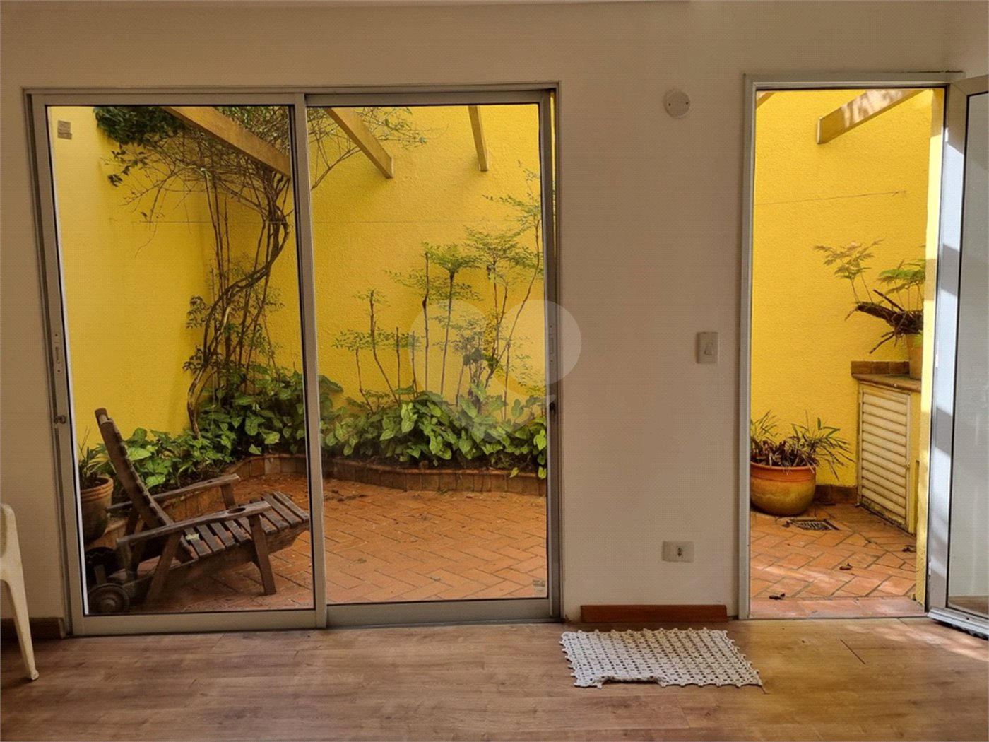 Casa à venda com 4 quartos, sendo 1 suíte, no condomínio Horizontal Newport Village, São Paulo - SP