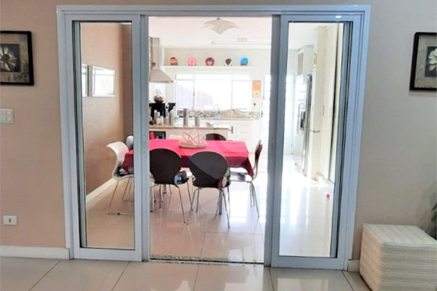 Casa à venda com 5 quartos, sendo 4 suítes, em Santana, São Paulo, SP