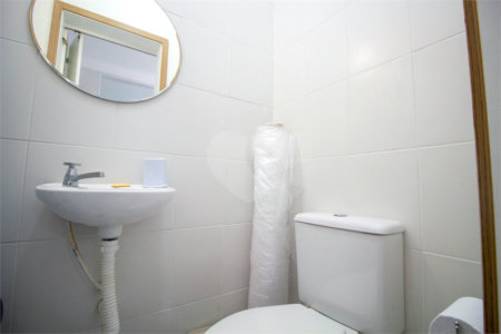 Sobrado à venda com 4 quartos, sendo 3 suítes,  no Centro, São Roque, SP