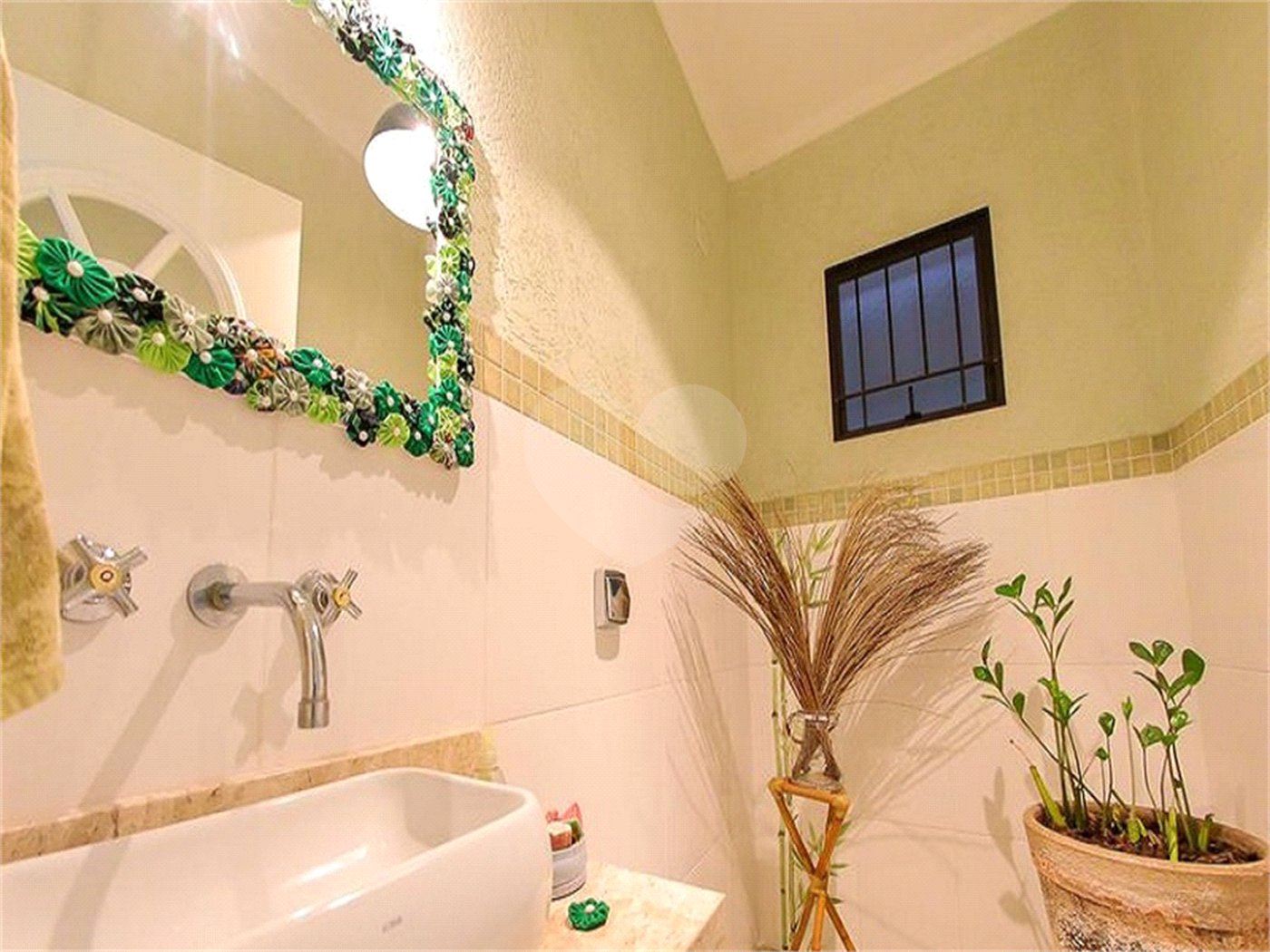 Sobrado à venda com 4 quartos, sendo 3 suítes, em Vila Mazzei, São Paulo, SP