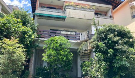 Casa à venda com 5 quartos, sendo 2 suítes,  em Jardim Marajoara, São Paulo, SP