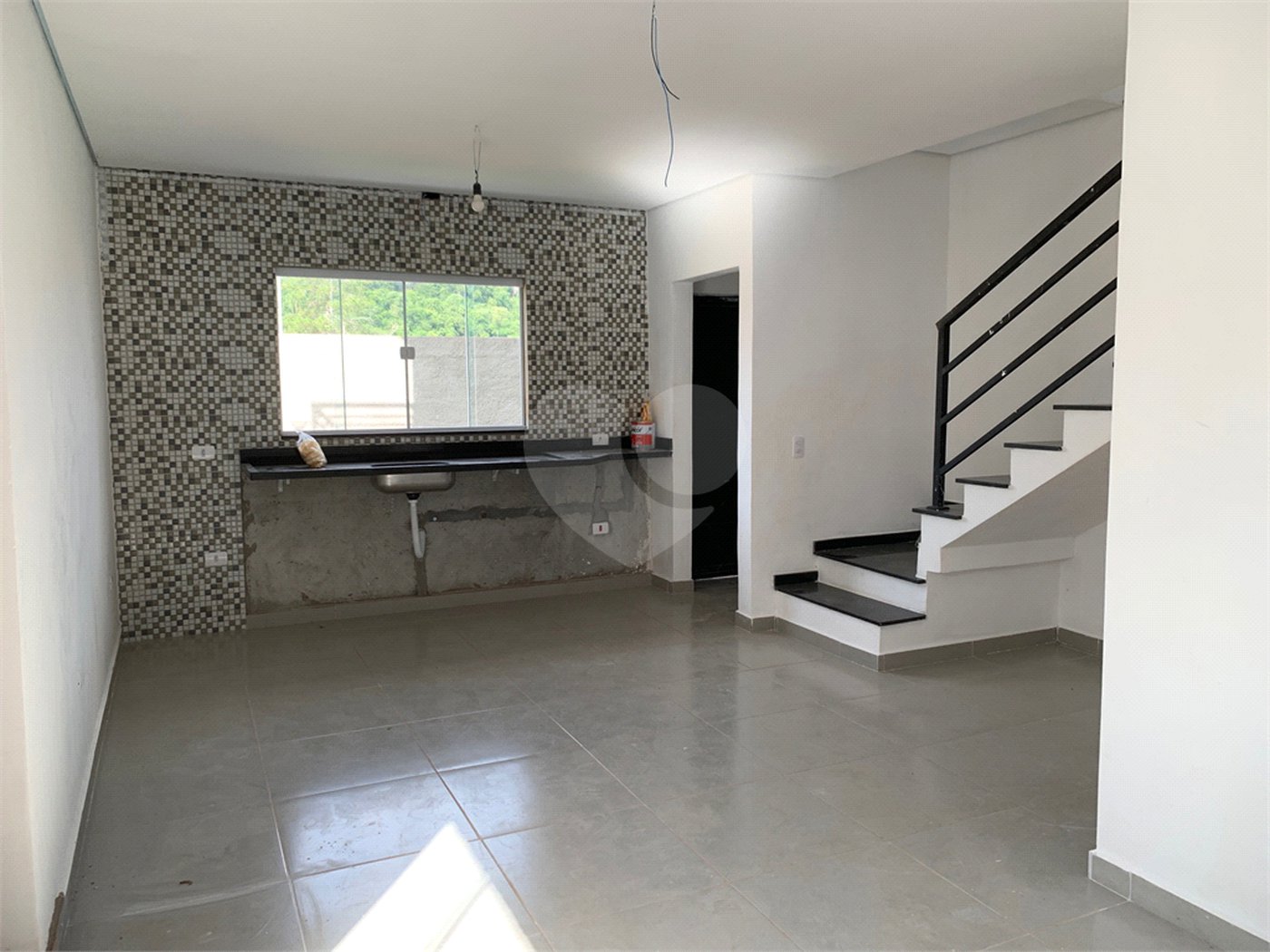Sobrado à venda com 2 suítes em Residencial Jardins da Catalunha, Atibaia, SP