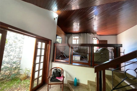 Casa à venda com 6 quartos, sendo 1 suíte, no condomínio Granja Olga I, Sorocaba - SP