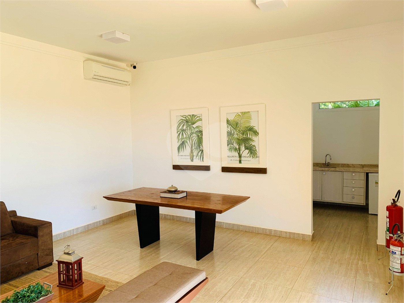 Casa à venda com 4 suítes no condomínio Osato, Atibaia - SP