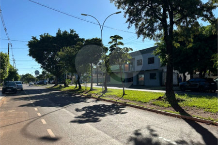 Sobrado à venda ou para alugar com 4 quartos, sendo 2 suítes, em Vila Lacíria, Ponta Porã, MS