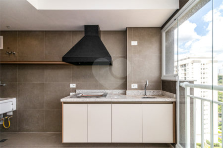 Apartamento à venda com 3 quartos, sendo 1 suíte,  em Vila Anastácio, São Paulo, SP