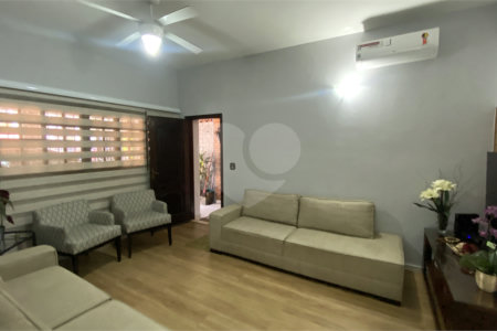 Casa Térrea à venda com 4 quartos, sendo 1 suíte, em Campo Grande, São Paulo, SP