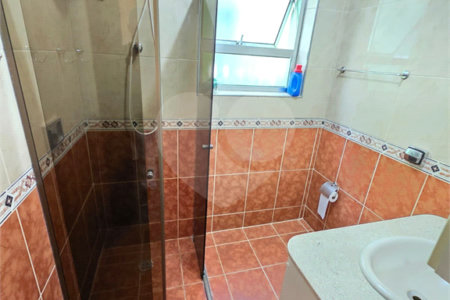Sobrado à venda com 3 quartos em Rio Pequeno, São Paulo, SP