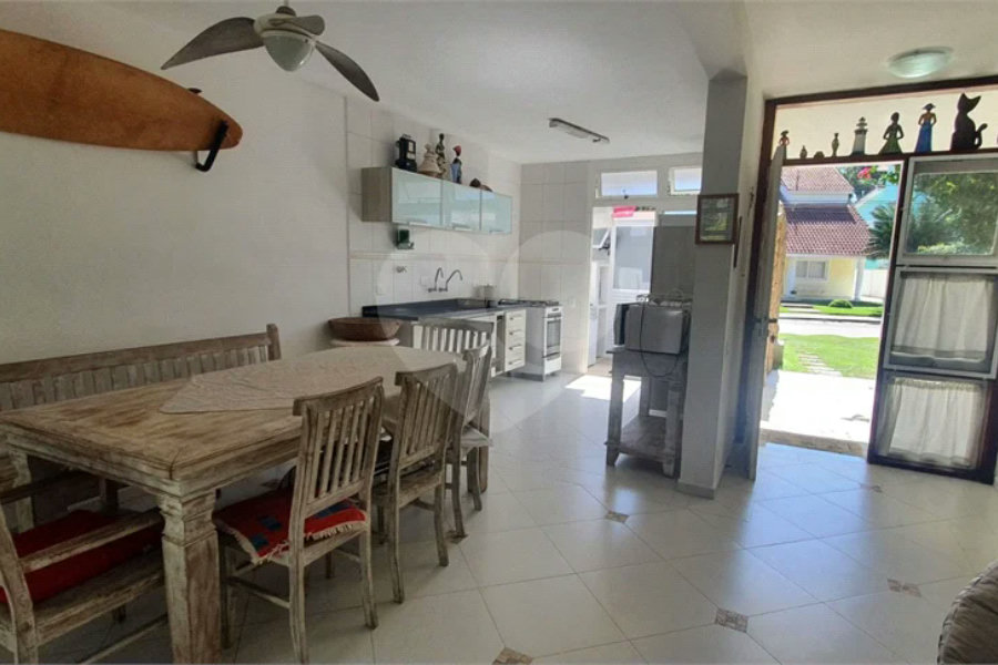Villagio à venda com 3 quartos, sendo 1 suíte,  em Riviera de São Lourenço, Bertioga, SP
