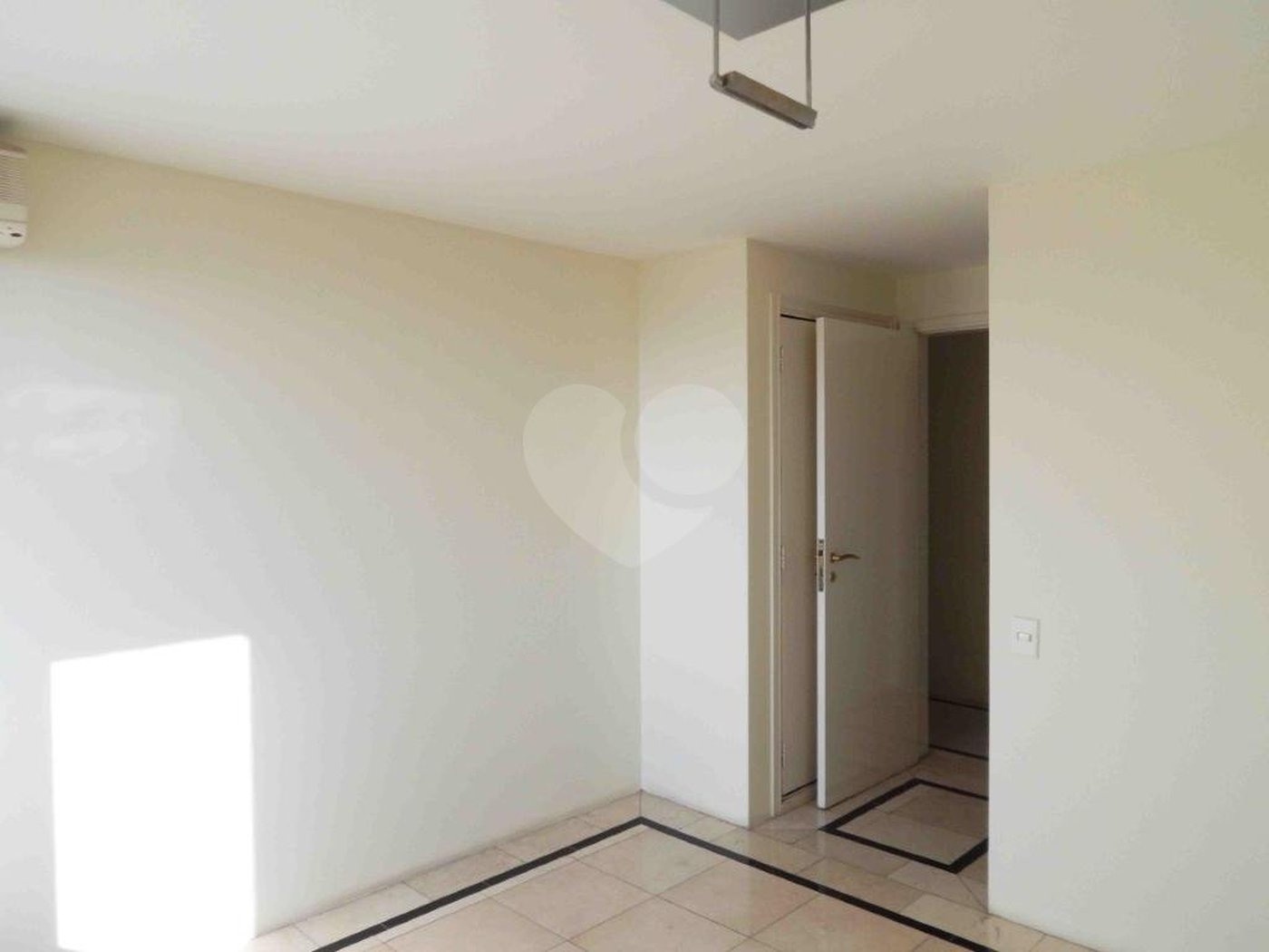 Apartamento à venda com 4 suítes em Jardim Marajoara, São Paulo, SP