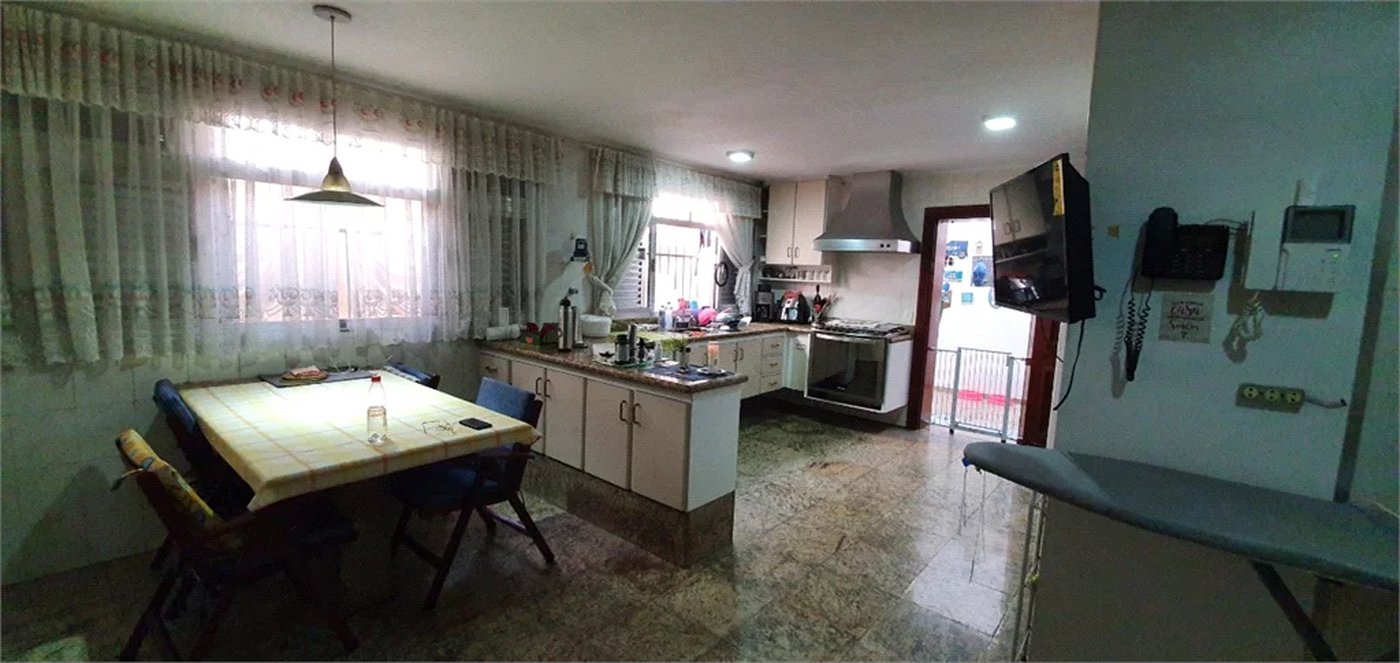 Casa à venda com 4 suítes em Vila Cordeiro, São Paulo, SP