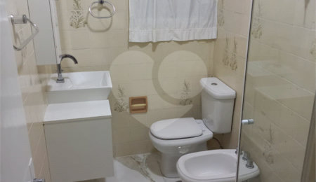 Apartamento à venda com 3 quartos, sendo 1 suíte,  em Tortuga, Guarujá, SP