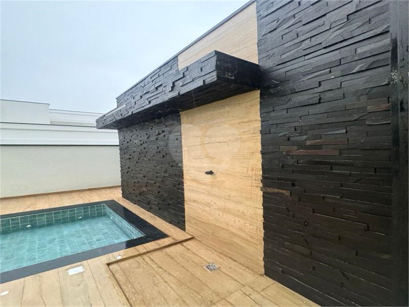 Casa à venda com 4 quartos, sendo 3 suítes,  no condomínio Alphaville Castelo, Itu - SP