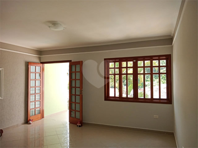 Sobrado à venda com 4 quartos, sendo 3 suítes,  em Tremembé, São Paulo, SP