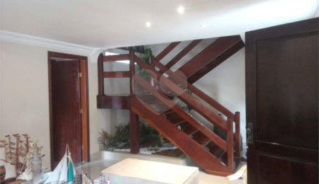 Casa à venda com 3 quartos, sendo 2 suítes,  no condomínio Alpes da Cantareira, Mairiporã - SP