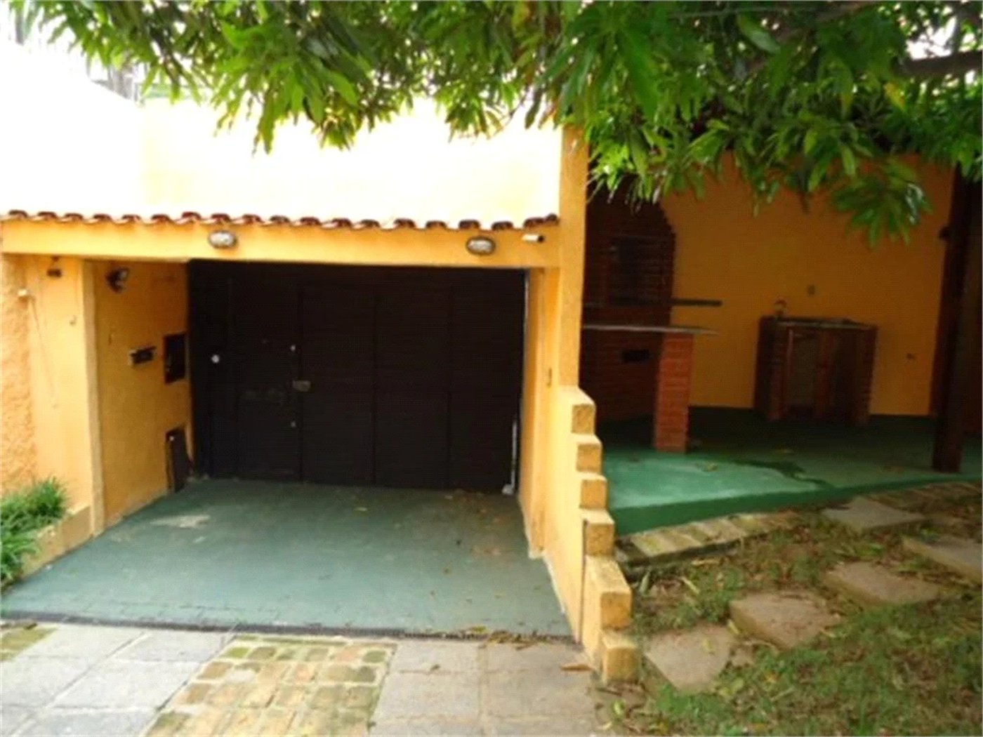Sobrado à venda ou para alugar com 2 suítes em Paraisópolis, São Paulo, SP