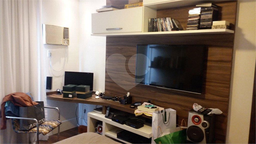 Apartamento à venda com 4 quartos, sendo 1 suíte,  em Tijuca, Rio de Janeiro, RJ