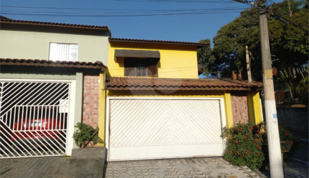 Sobrado à venda com 3 quartos, sendo 1 suíte,  em Tremembé, São Paulo, SP
