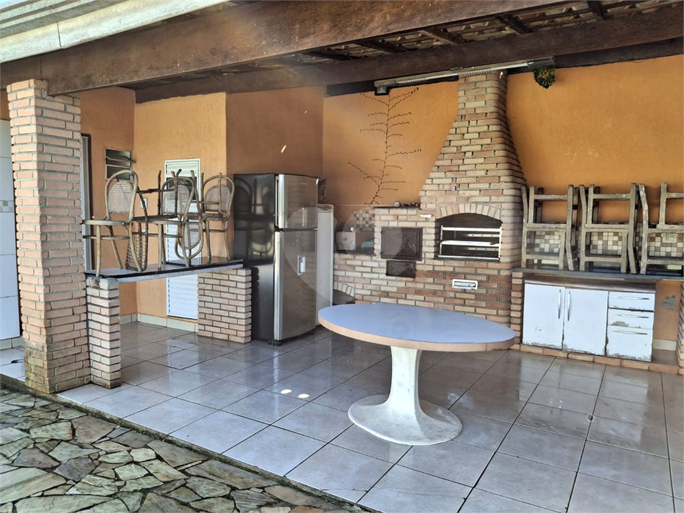 Casa à venda ou para alugar com 3 quartos, sendo 2 suítes, no condomínio Jardim da Montanha I, Mairiporã - SP