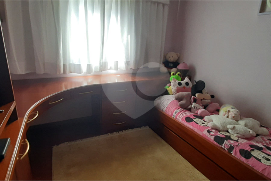 Casa à venda com 4 quartos, sendo 3 suítes, no condomínio Sausalito, Mairiporã - SP