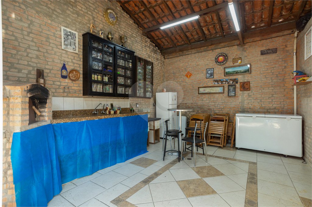 Sobrado à venda com 4 quartos, sendo 2 suítes, em Vila Madalena, São Paulo, SP