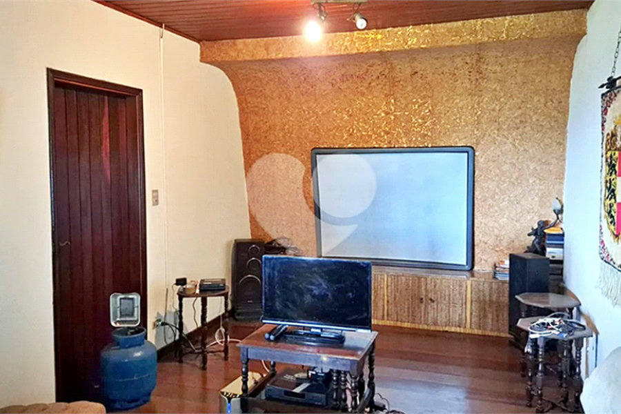 Casa à venda com 6 quartos, sendo 3 suítes, em Serra da Cantareira, Mairiporã, SP