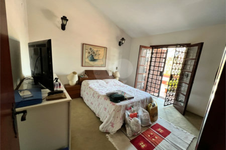 Casa à venda com 4 quartos, sendo 3 suítes, em Chácara Monte Alegre, São Paulo, SP