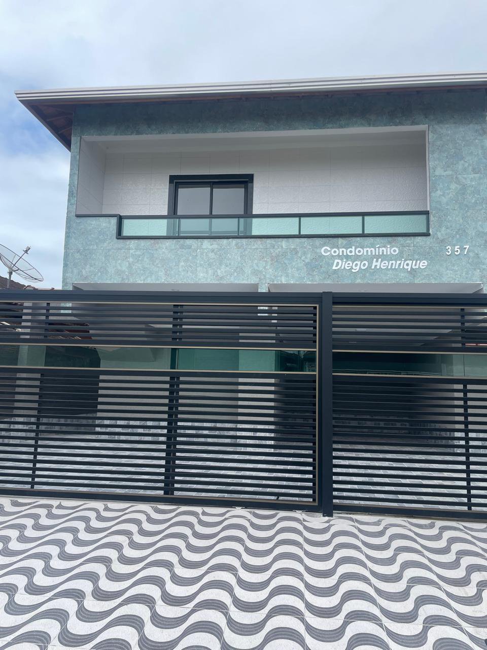 Sobrado à venda com 2 quartos, sendo 1 suíte, em Jardim Princesa, Praia Grande - SP