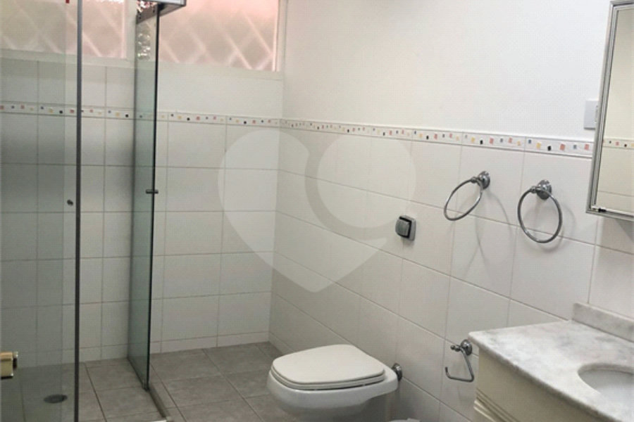 Sobrado à venda com 5 quartos, sendo 1 suíte,  em Tremembé, São Paulo, SP