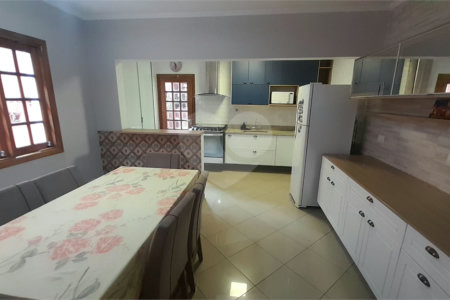 Sobrado à venda com 3 quartos, sendo 1 suíte, em Jardim Prudência, São Paulo, SP